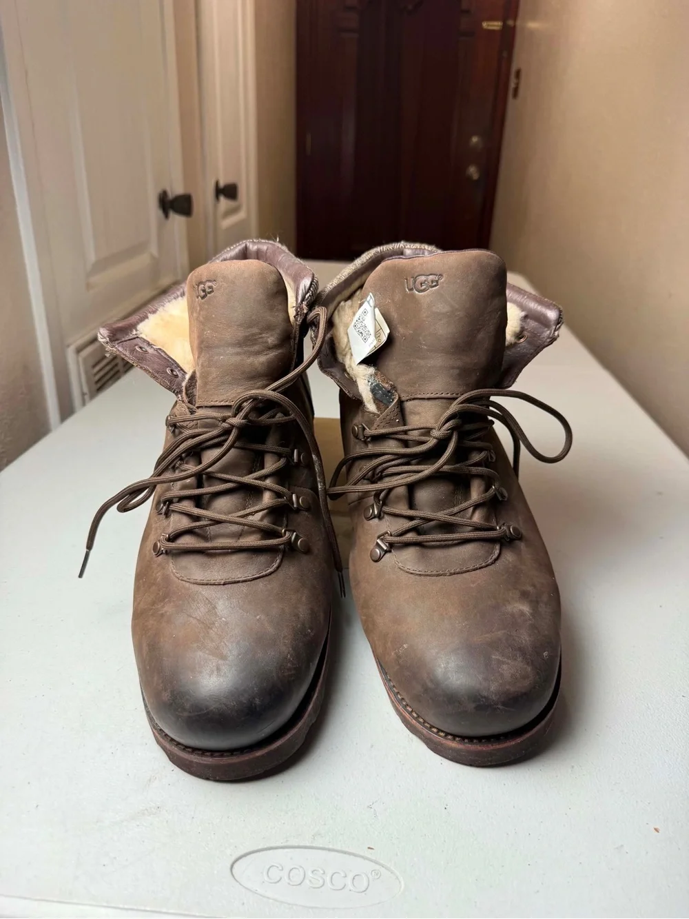 N/A men brown
